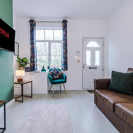 Stunning 3-Bed Home In Nantwich By 53 Degrees Property - Amazing Location, Ideal For Groups - Sleeps 6 エクステリア 写真