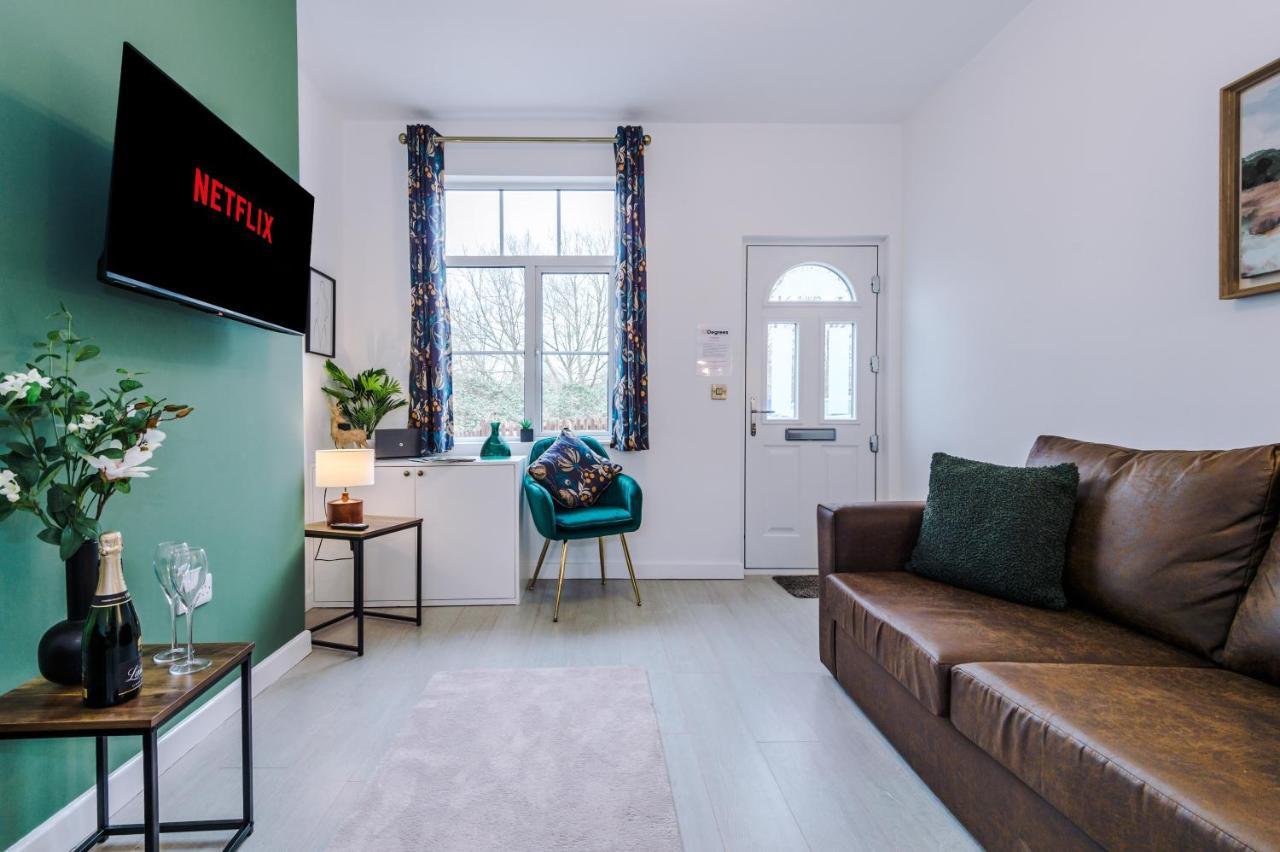 Stunning 3-Bed Home In Nantwich By 53 Degrees Property - Amazing Location, Ideal For Groups - Sleeps 6 エクステリア 写真